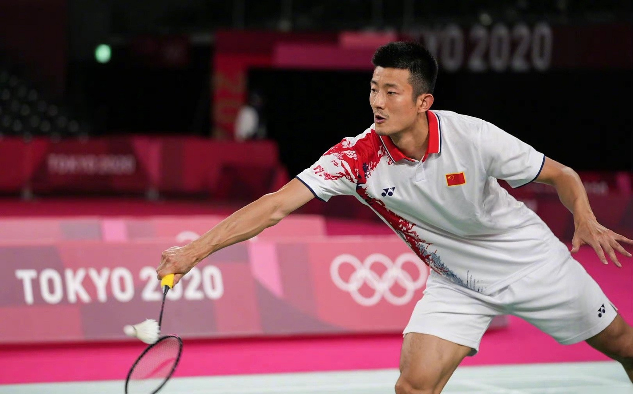 丹麦羽毛球队翻盘泰国羽毛球队，谌龙三分雨点燃全场的简单介绍