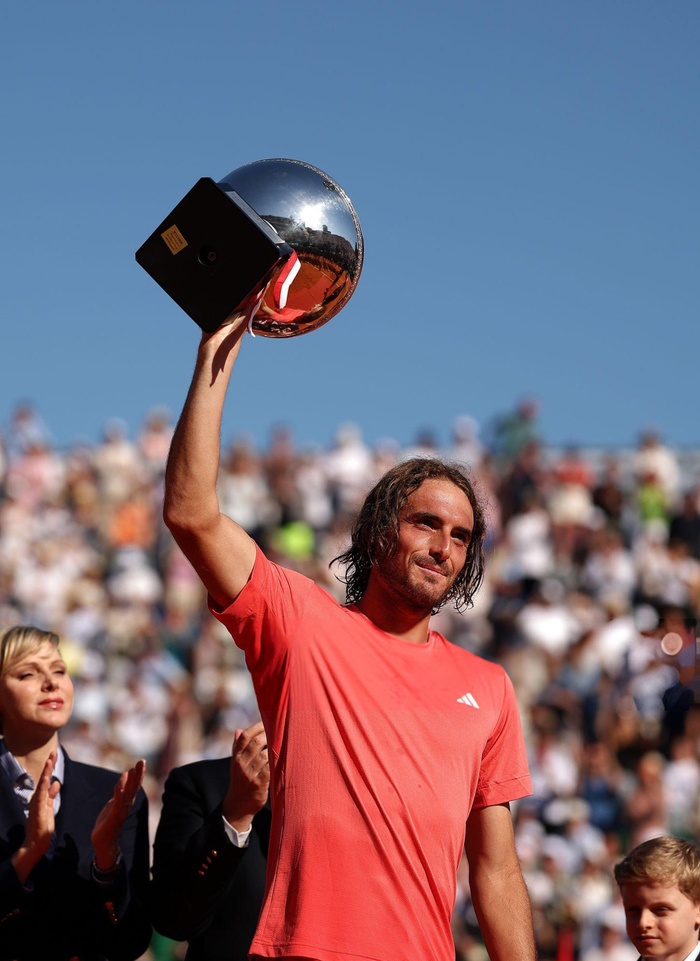 爱游戏tv-联合杯绝杀ATP总决赛，西西帕斯高光表现