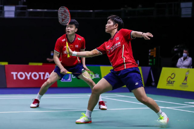 法国队翻盘日本队，黄鸭组合扛起全队