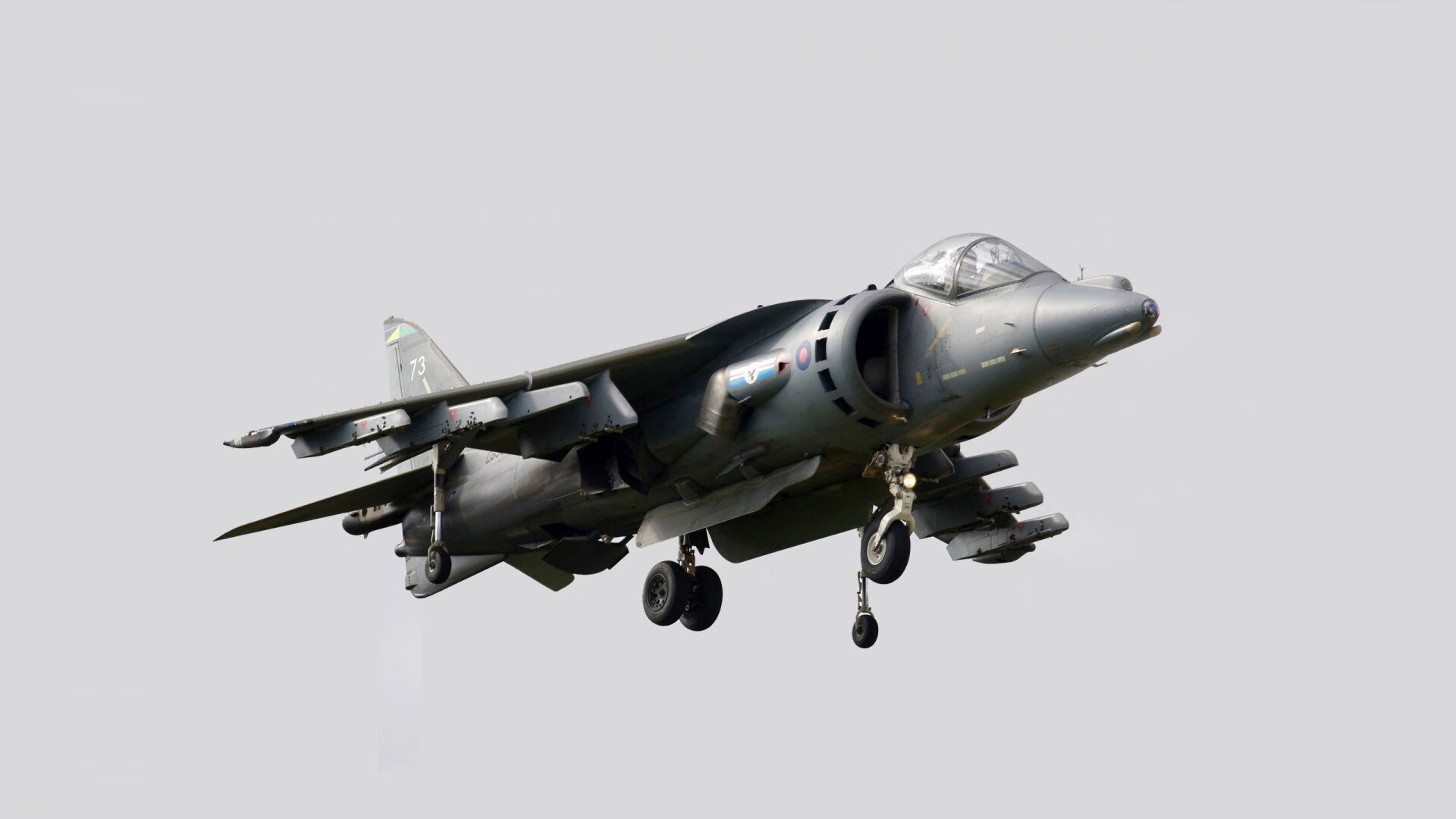 爱游戏tv-双线绝杀，当篮球的最后一秒遇上赛道的最后一个弯道