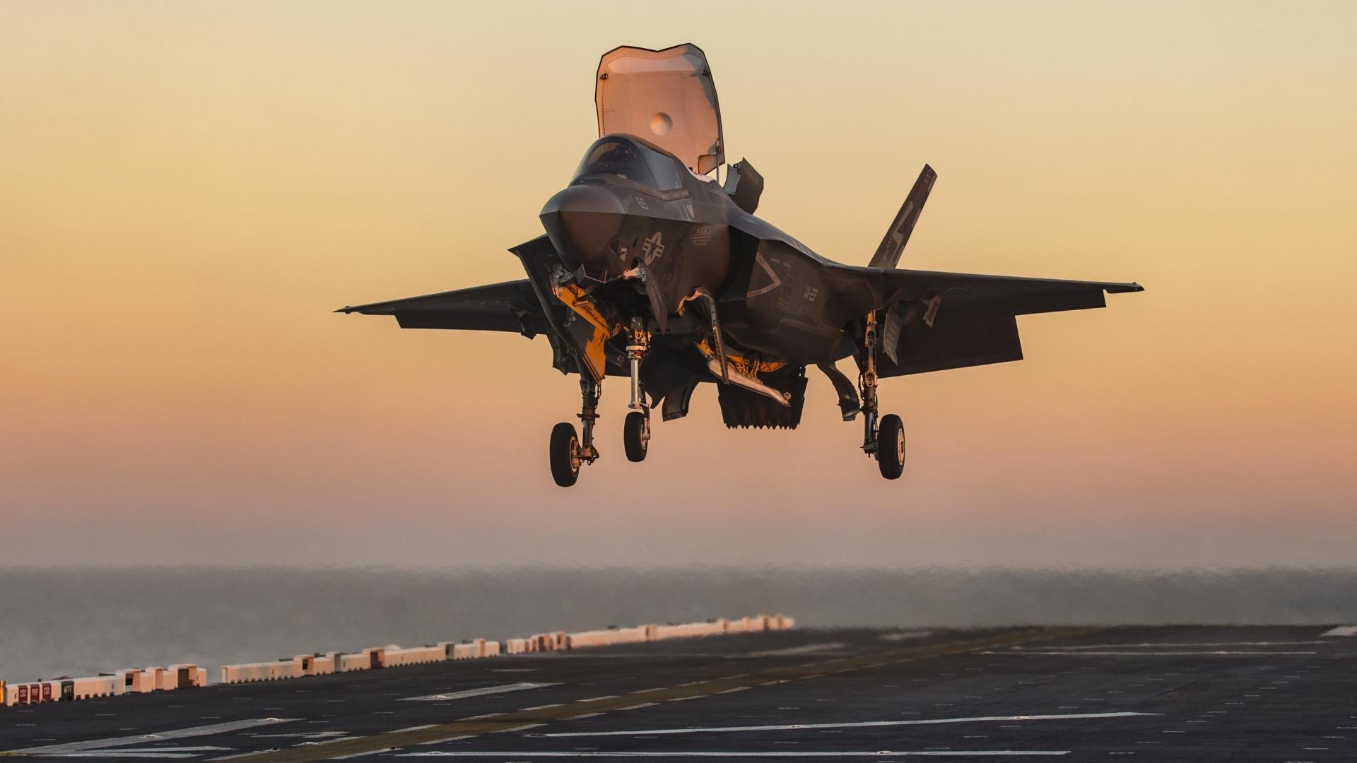 极速狂飙与绿茵绝杀，F1新赛季揭幕战中的澳大利亚奇迹